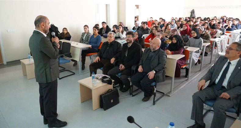 ÇAKÜ’de Mevlana konferansı