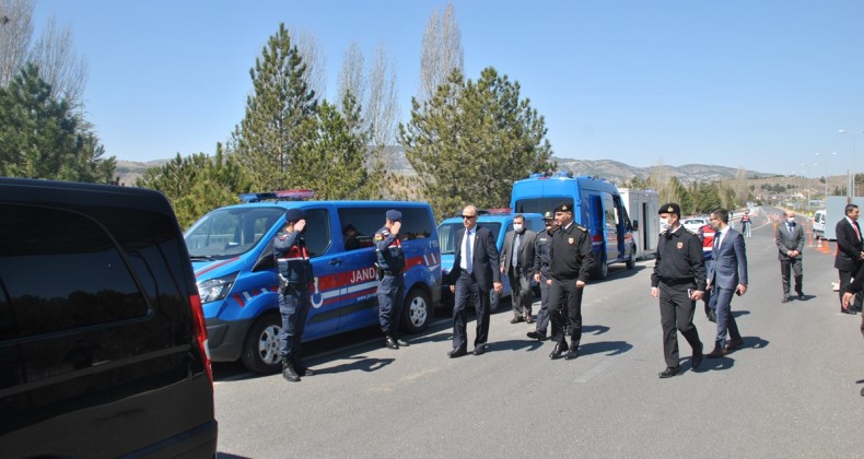 Vali Aktaş, Jandarma’nın Yol Kontrol Noktasını Ziyaret Etti