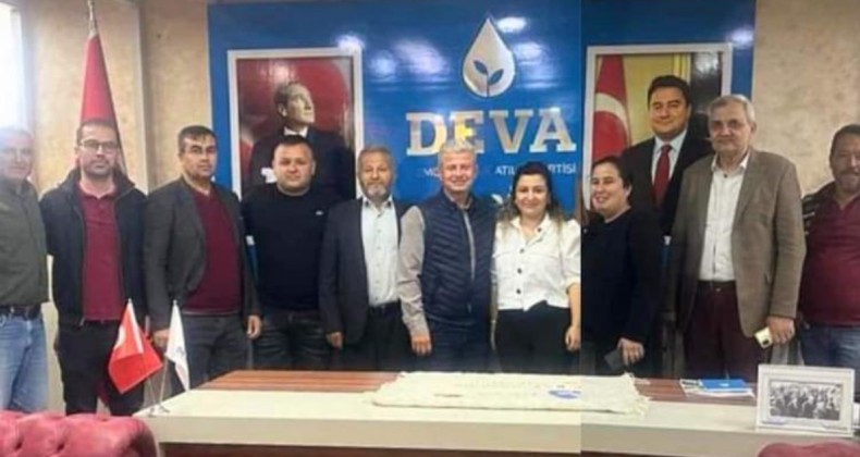 Deva Partisi Serik ilçe başkan ve yönetimi istifa etti