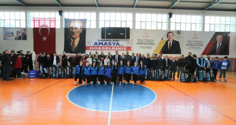 Amasya Valiliği’nden amatör spor kulüplerine 415 Bin liralık destek