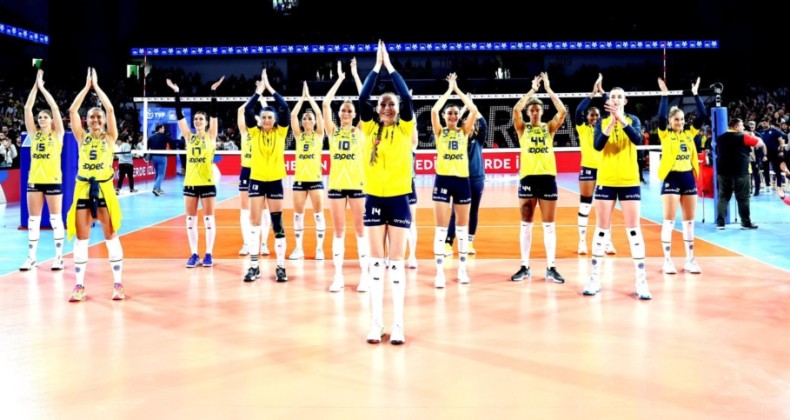 Bakan Bak, Fenerbahçe Kadın Voleybol Takımı’nı tebrik etti