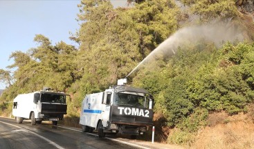 TOMA’lardan yangın söndürmeye destek