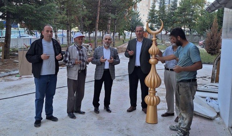 Bademli Camiinin Yıkılan Minaresi Yeniden İnşa Edildi