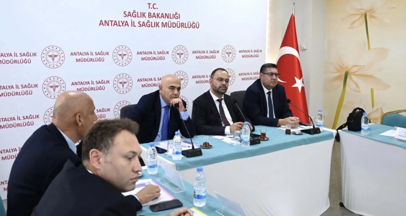 Antalya’da bölge acil sağlık hizmetleri toplantısı düzenlendi