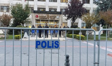 Mardin, Batman ve Halfeti Belediyelerine kayyum atandı