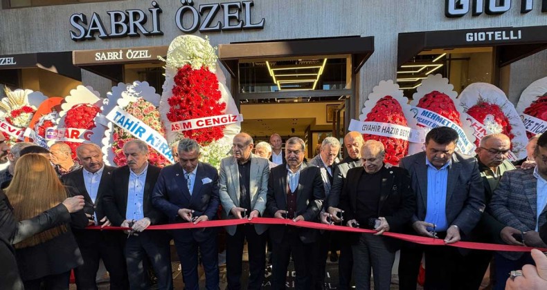 Sabri Özel & Gıotellı ,Rize’de açıldı