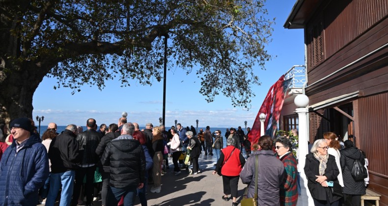 10 Kasım’da Yürüyen Köşk’e yoğun ilgi