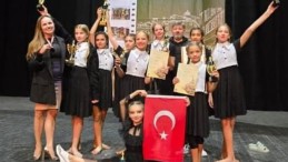 Kemer’in dansçılarından büyük başarı