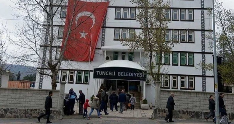 İçişleri Bakanlığı, görevden alınan Tunceli ve Ovacık Belediye başkanlarıyla ilgili açıklama yaptı