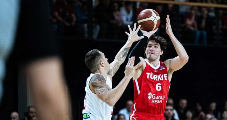 12 Dev Adam Avrupa Şampiyonası’na gitmeyi garantiledi! Cedi Osman 33 sayı attı