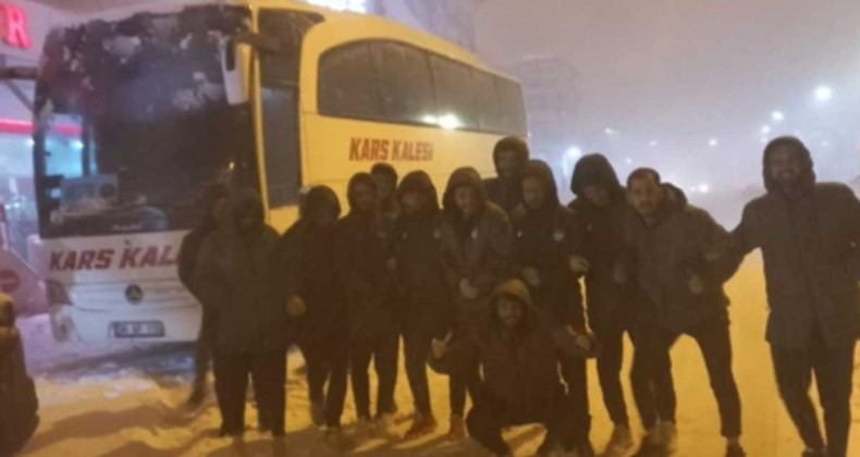 Kars 36 Spor deplasman dönüşü kötü hava koşullarına takıldı