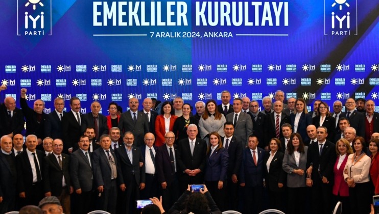 İYİ Parti’nin düzenlediği “Emekliler Kurultayı” gerçekleşti