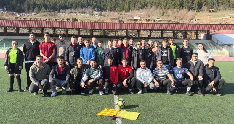 Artvin’de aday hakem kursu açıldı