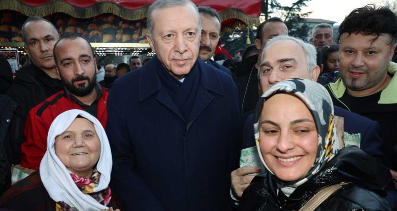 Cumhurbaşkanı Erdoğan, Sultanahmet’te vatandaşların Regaip Kandili’ni kutladı – Birlik Haber Ajansı