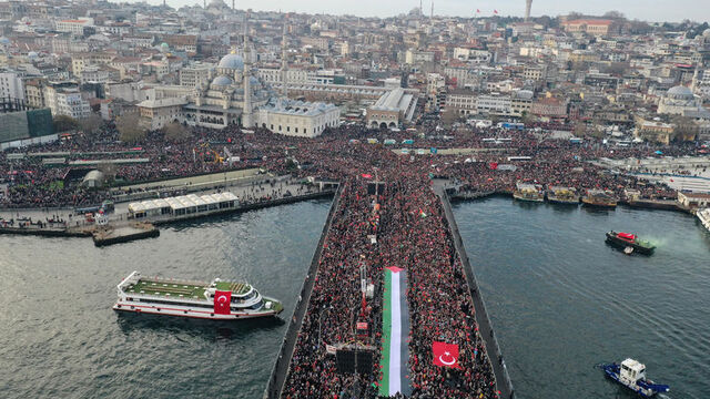 İstanbul’da “insanlık” yürüyüşü