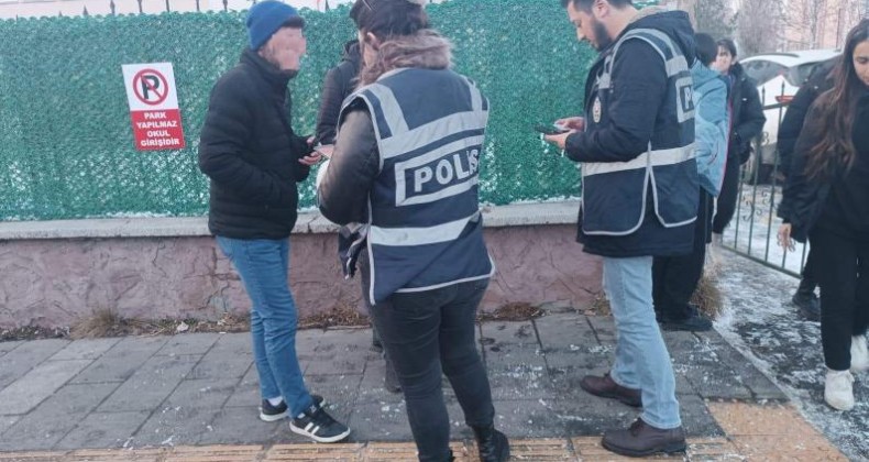 Kars’ta Çocuk Şube Müdürlüğü okul önlerinde denetimlerini artırdı – Birlik Haber Ajansı