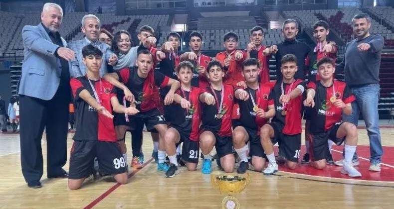 Serik Atatürk Anadolu Lisesi Futsal Takımı Antalya şampiyonu oldu! – Birlik Haber Ajansı