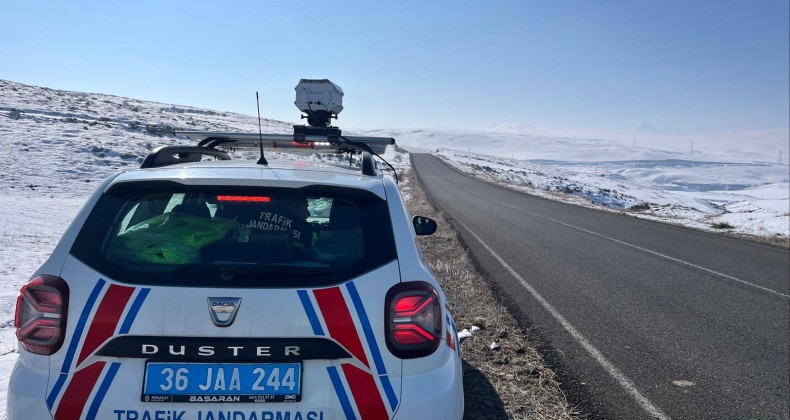 Kars’ta jandarma trafik ekipleri radarla hız denetimi yaptı – Birlik Haber Ajansı