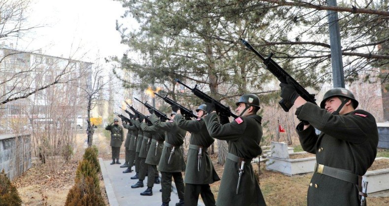 Kars’ta Çanakkale Zaferi’nin 110’uncu yılı kutlandı – Birlik Haber Ajansı