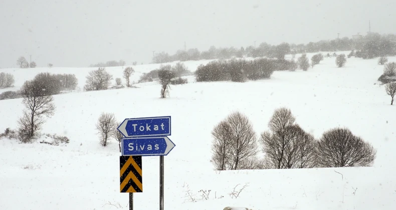 Tokat-Sivas kara yolunda kar kalınlığı 20 santimetreye ulaştı – Birlik Haber Ajansı